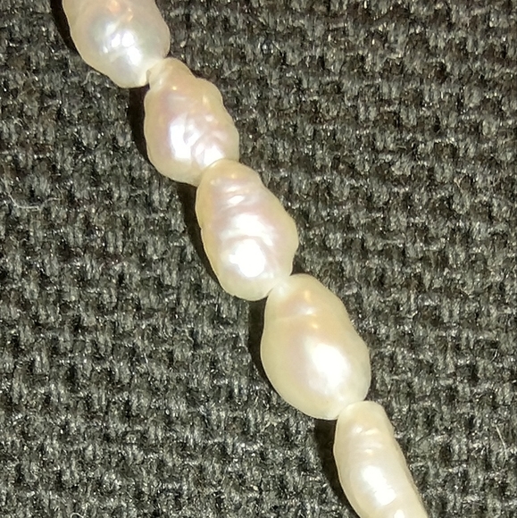 Real freshwater pearl GUESS necklace - Picture 4 of 16